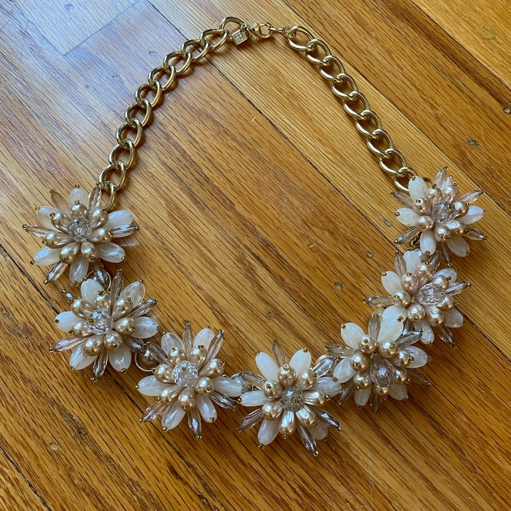 Floral bead necklace